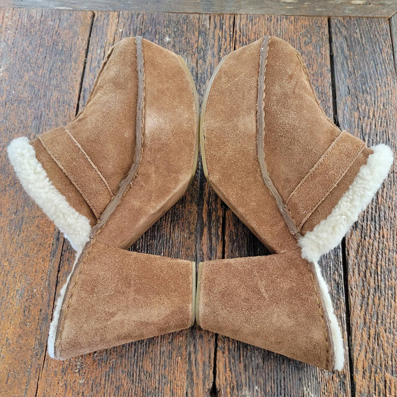 Kors Michael Kors Winston Shearling and Leather Mules - Picture 5 of 8